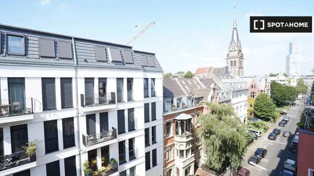 Moderne hell renovierte 2 Zimmer Wohnung im Belgischen Viertel