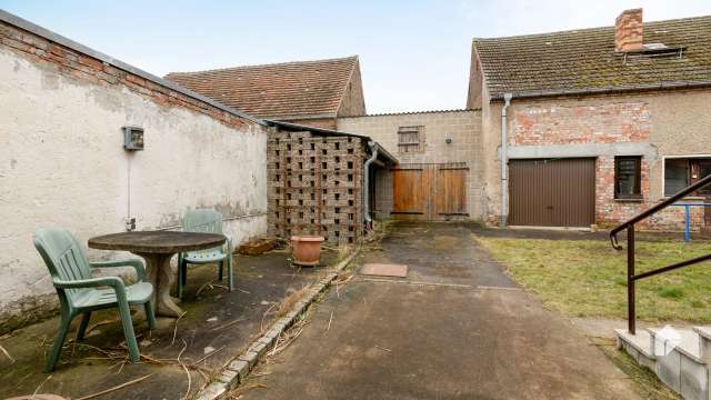 Großzügiges Einfamilienhaus mit Garten, Terrasse, Scheune und Garage in ruhiger Lage