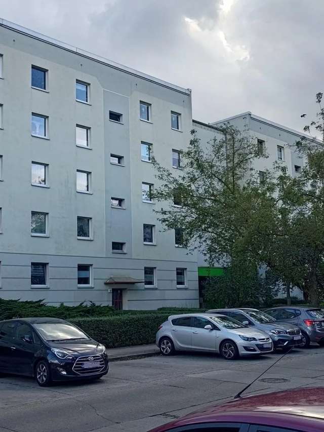 Im Grünen gelegene 3-Zimmer-EG-Wohnung mit Balkon in Potsdam Waldstadt II