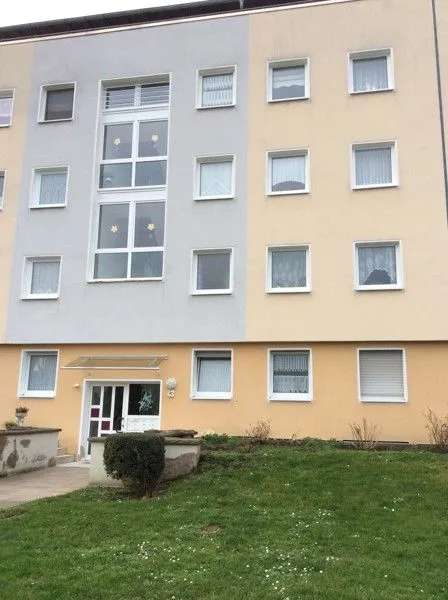 geräumige 3-Zi-Wohnung mit Balkon in modernisiertem Mehrfamilienhaus