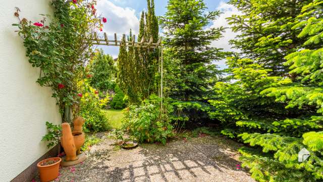 Charmantes Einfamilienhaus mit Garten, Terrasse, Garage und Balkon in Herford 