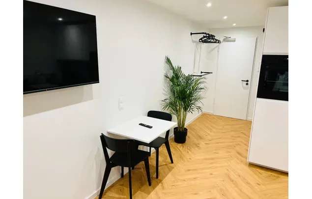 Neu renoviertes Apartment im Belgischen Viertel mit Balkon und Nespresso