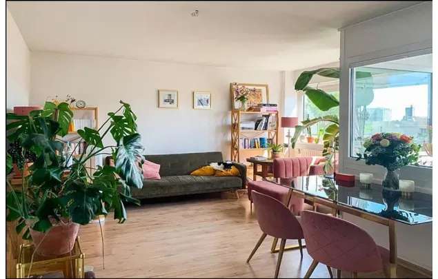 Helle 2 Zimmer Wohnung mit Balkon in Berlin Mitte Kreuzberg