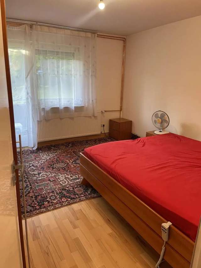 Helle und geräumige 2,5 Zimmer Wohnung mit Balkon in Top Lage!