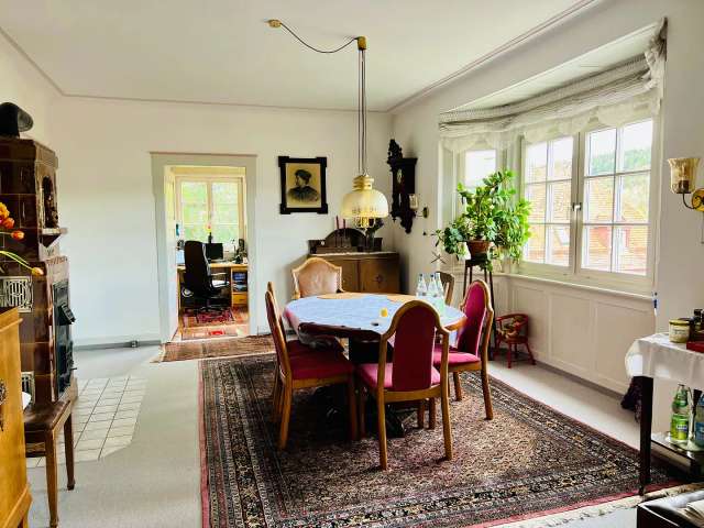 Wohnhaus über den Dächern von Calw mit Terrasse, Garten und Garage