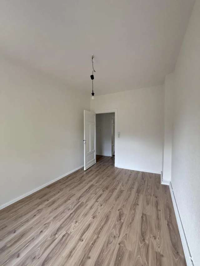 **Erstbezug nach Sanierung - Sanierte 3 Zimmer Wohnung nahe Berlin**