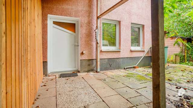 Charmantes Handwerker-Mehrfamilienhaus mit 2 WEs und großem Potenzial