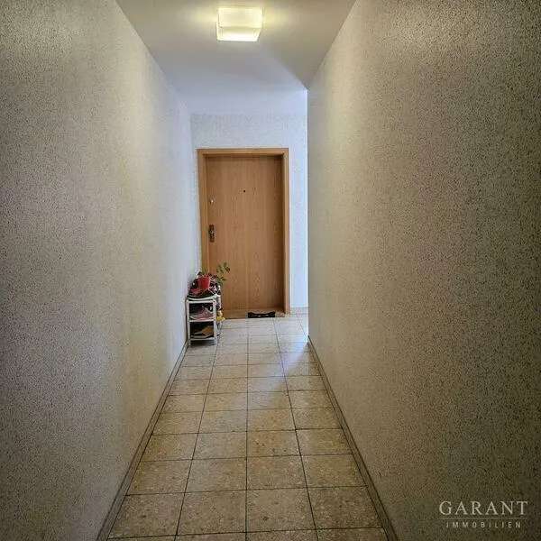 * 2-Zimmer-Wohnung mit Loggia und TG-Stellplatz *