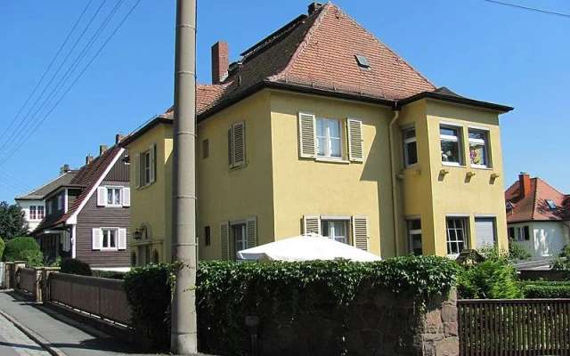 Haus mit 1.217 m² Grdst in Leuna, 160.000 € Verkehrswert