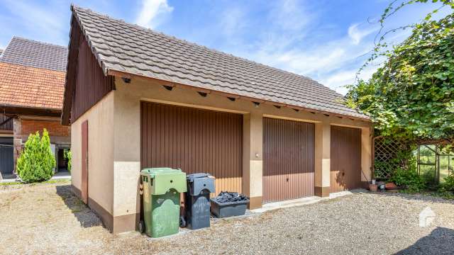 Haus in Dornröschenschlaf – 2-Fam.-Haus auf großem Grundstück wartet auf liebevolle Modernisierung