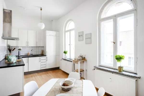 Moderne 4-Zimmer-Wohnung mit Sonnenbalkon im Holländischen Viertel