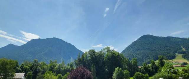 GENUSS PUR: Sonnige Dachgeschosswohnung mit uneinsehbarer Loggia und herrlichem Bergpanorama!