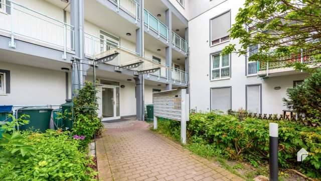 Bezugsfrei: Geräumige 1-Zimmer-Wohnung mit Balkon und Stellplatz in begehrter Umgebung