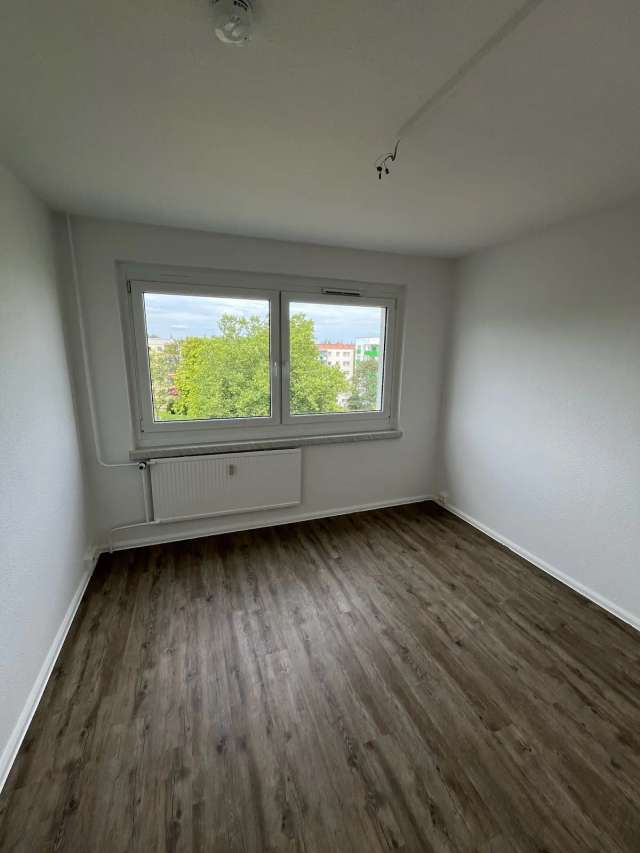 *Setz dich an den Tresen! - 3-Raum-Wohnung mit offener Wohnküche und Balkon*