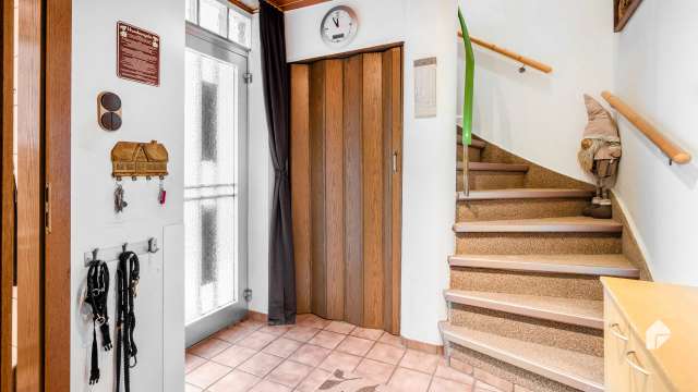 Charmantes Reihenmittelhaus mit gepflegtem Garten und moderner Ausstattung in ruhiger Lage