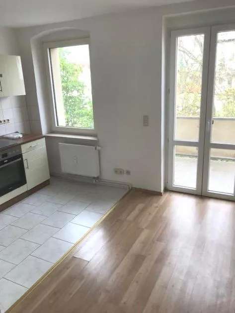 Helle 2 Zimmer Wohnung in Magdeburg Sudenburg mit Balkon und EBK