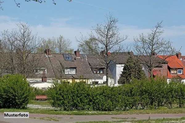 Einfamilienhaus mit Garten in Zwangsversteigerung