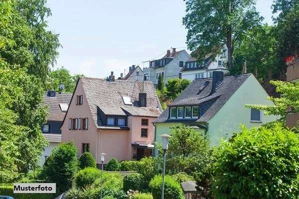 72 m² Erdgeschosswohnung mit Balkon und Stellplatz in Versteigerung