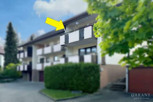 Schön geschnittene, helle 3 1/2 Zimmer-Wohnung mit Balkon und Garage