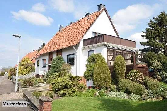 Freistehendes Einfamilienhaus, Terrasse, Garten