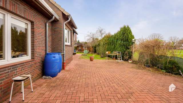 Großzügiges Haus im Grünen mit viel Platz für die Familie, Garten, großer Terrasse, PV und Sauna