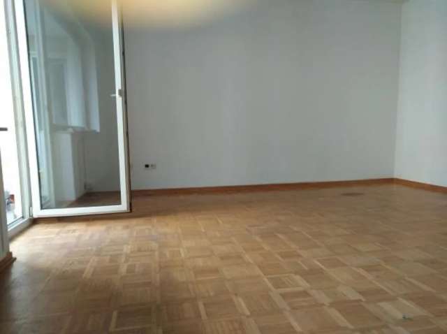 Expose:  charmante Apartment Wohnung 30457 Hannover EBK  Balkon