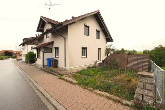 Wald bei Marktoberdorf: saniertes Einfamilienhaus in dörflicher Lage.