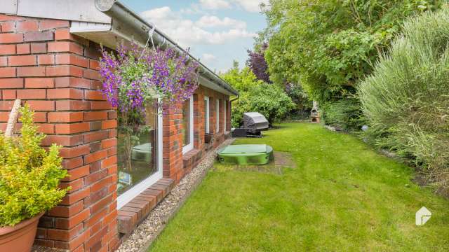 Ideal für Familien! Einfamilienhaus mit Garten, Terrasse, Wintergarten und Kamin in ruhiger Lage 