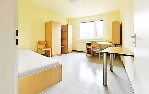 ++ Studenten-WG ++ Zimmer möbliert zu vermieten ++