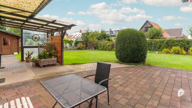 Charmantes Einfamilienhaus mit Garten, Terrasse und Garage in idyllischer Lage von Störmede