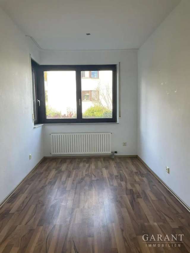 3 Zimmer Wohnung in Hegnach mit Balkon, Einbauküche und Tiefgaragenstellplatz