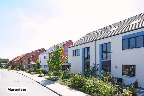 Zweifamilienhaus mit 416,54 m² Wohnfläche in gutem Zustand