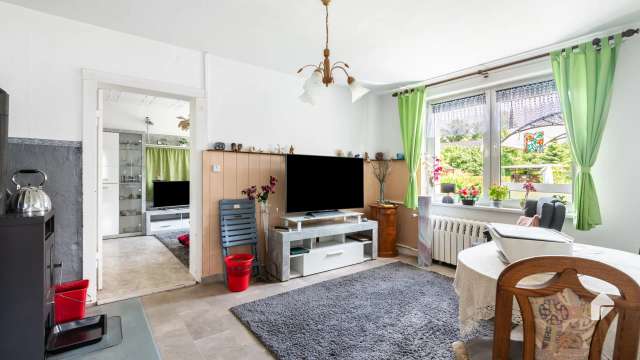 Ihr neues Zuhause: 5-Zimmer-Einfamilienhaus mit Tiefgarage und großem, teilbarem Grundstück