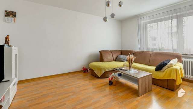 Großzügigen 3-Zimmer-Wohnung mit Balkon und Garage in Rheinnähe 