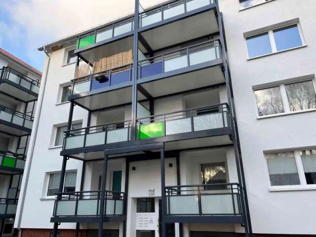 3 Zimmer Wohnung mit Balkon in zentraler Lage - Frisch Saniert