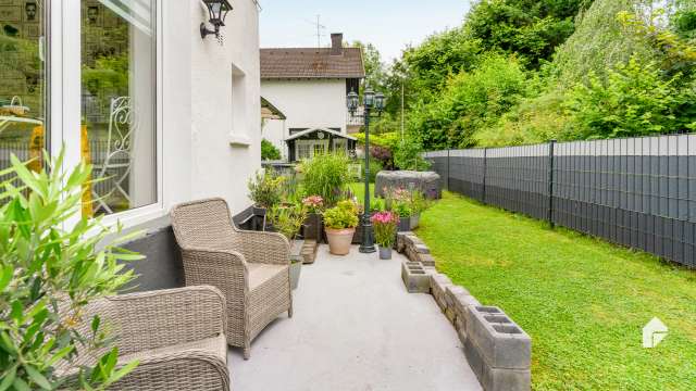 Charmantes EFH im englischen Landhausstil mit Garten, Terrassen in familienfreundlicher Lage!