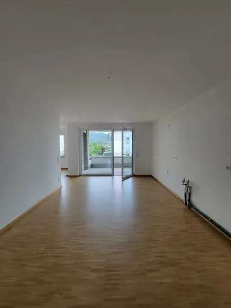 2 Zimmer Wohnung mit Balkon und Aufzug im 1 OG