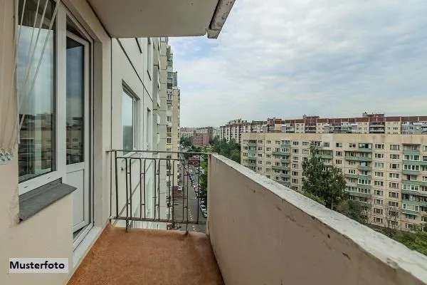 4 Zimmer Wohnung mit Balkon in Versteigerung  -  127.400 EUR