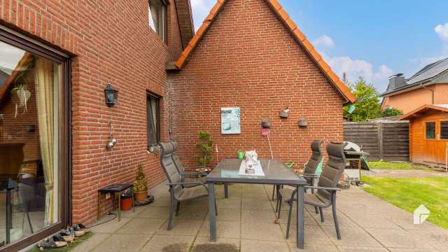 Idyllisches Einfamilienhaus mit großem Grundstück und stilvollem Interieur in ruhiger Lage