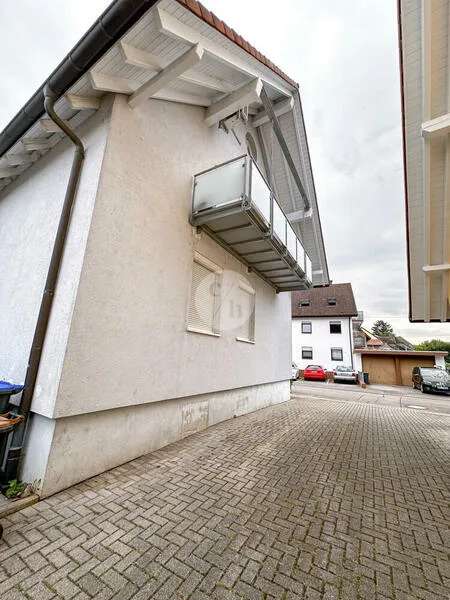 Zur Miete: großzügige 3-Zimmer-Maisonettewohnung in Schallstadt-Mengen