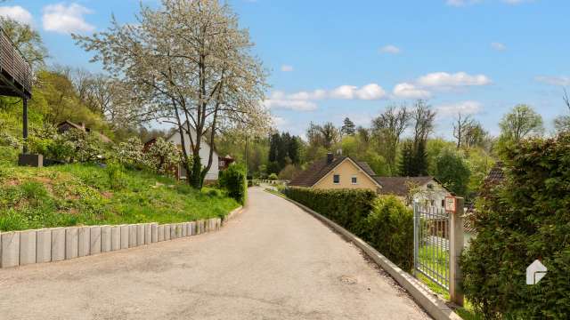 Attraktives Einfamilienhaus mit 6 Zimmern in ruhiger Lage von Tambach