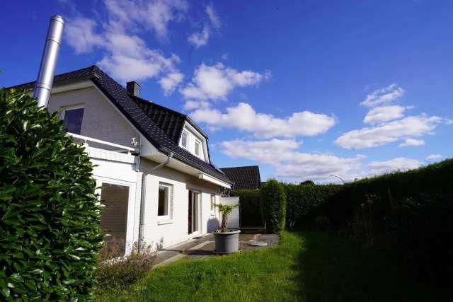 Großes Einfamilienhaus mit Wintergarten und Kaminofen