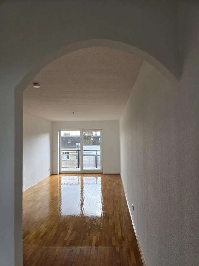 2 Zimmer Wohnung mit Balkon und Dachterrasse in ruhiger Lage