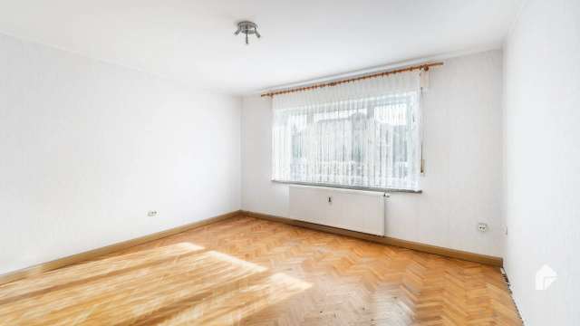 Bezugsfreie DHH mit großzügiger Dachterrasse, Garage und Stellplatz – Ihr neues Zuhause!