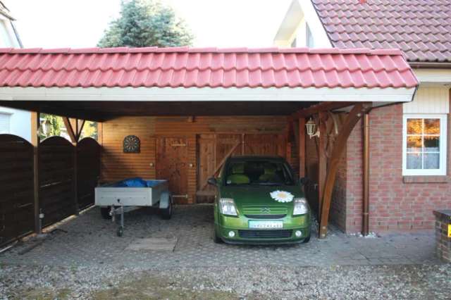 DANHAUS Typ Göteborg - Fertighaus mit Garten und Pool in ruhiger Wohngegend