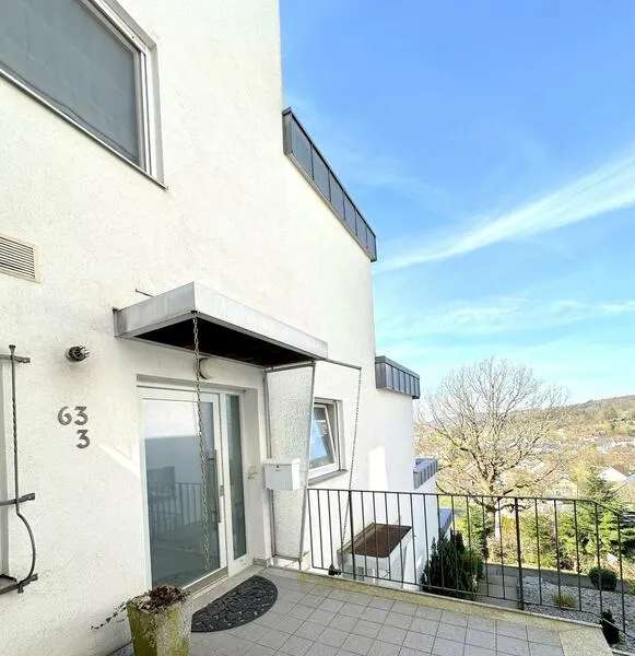 Großzügige 3-Zimmer-Terrassenwohnung mit toller Aussicht über Steinen