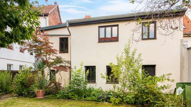 Attraktives Reihenmittelhaus mit 8 Zimmern, EBK und Gartenhaus in Erfurt